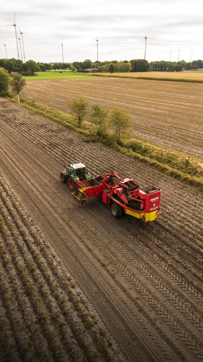 Drohnenaufnahme Traktor